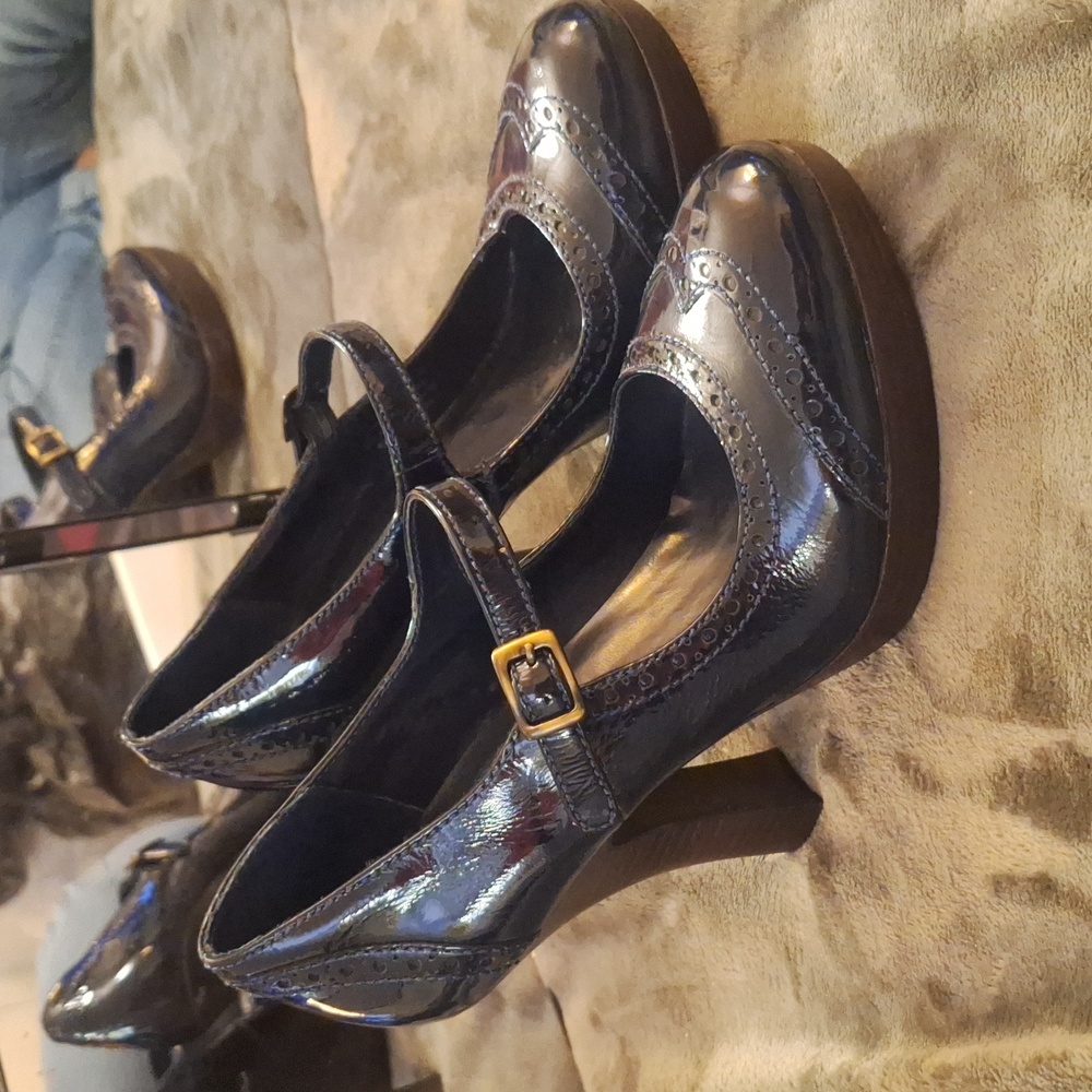 Steve Madden Navy blue with Brown heels size 9